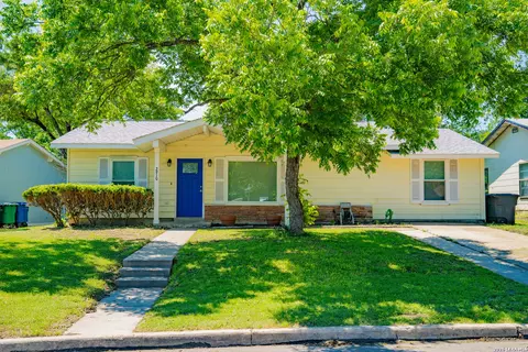 2910 Shadow Bnd, San Antonio, TX 78230