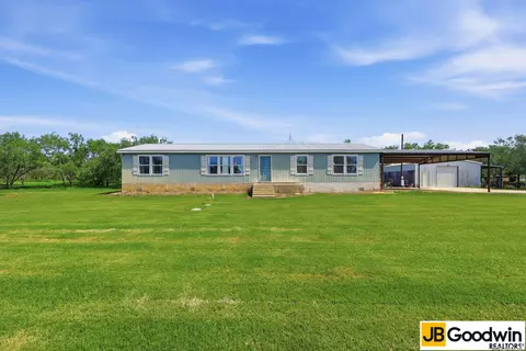 152 E County Road 304, Jourdanton, TX 78026