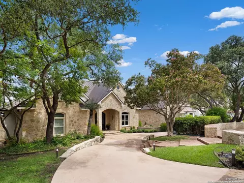 7 Davenport Ln, San Antonio, TX 78257