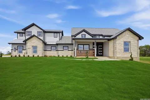 207 Hidden Rnch, Floresville, TX 78114
