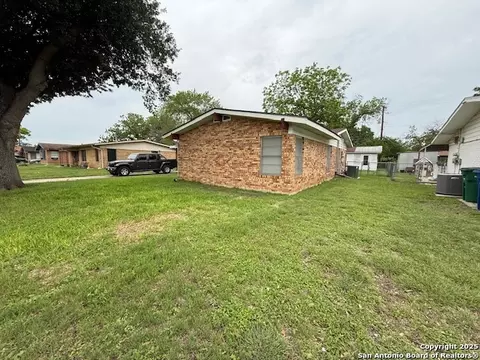 4519 Creekmoor Dr, San Antonio, TX 78220
