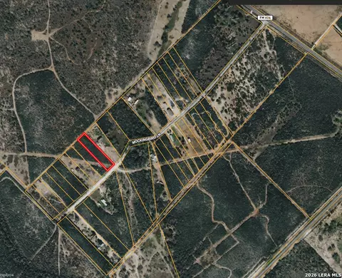 208 Mockingbird Ln, Orange Grove, TX 78372