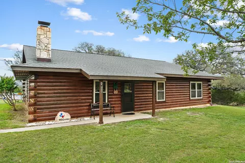 715 Old Orch, Bandera, TX 78003