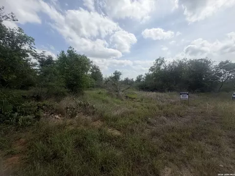 5835 Hardy Rd, Elmendorf, TX 78112