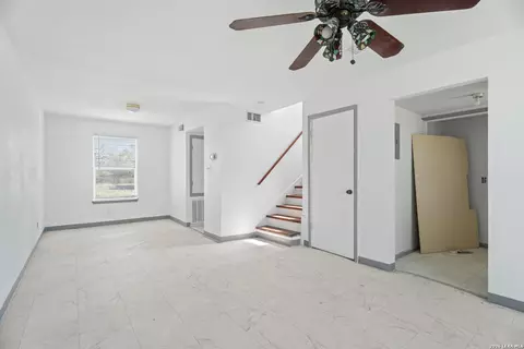 Living - 12160 Interstate 10, Converse, TX 78109 photo 4 of 5