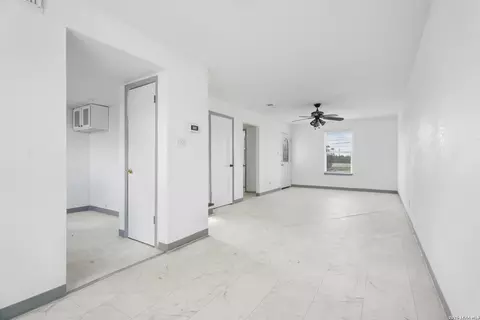 Living - 12160 Interstate 10, Converse, TX 78109 photo 3 of 5