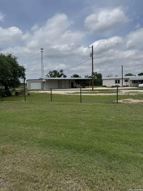 3707 Fm 2676, Hondo, TX 78861
