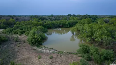 View/Area - 5797 Fm 3408, Cotulla, TX 78014 photo 9 of 17