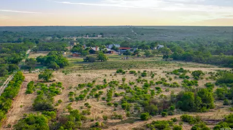 View/Area - 5797 Fm 3408, Cotulla, TX 78014 photo 5 of 17