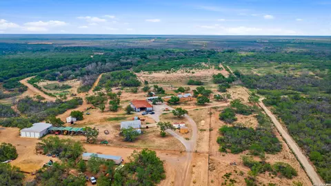 View/Area - 5797 Fm 3408, Cotulla, TX 78014 photo 6 of 17