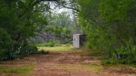 Exterior - 5797 Fm 3408, Cotulla, TX 78014 photo 6 of 9