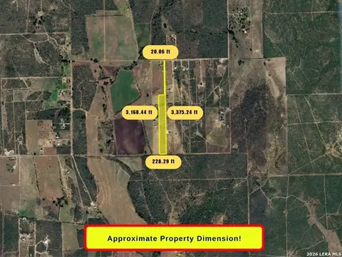 2017 County Road 651, Devine, TX 78016 photo 4