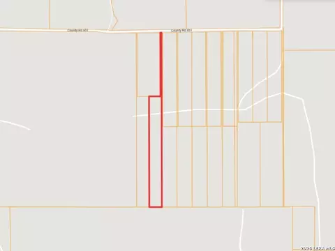 2017 County Road 651, Devine, TX 78016 photo 6