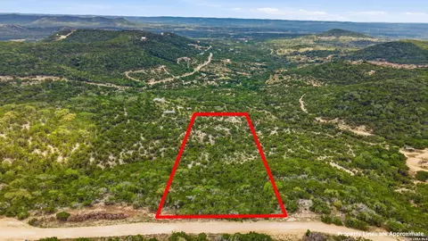 344 Lakeview Trl, Pipe Creek, TX 78063