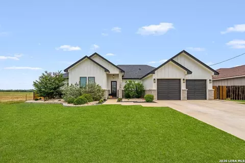 116 Park Hts, Poth, TX 78147