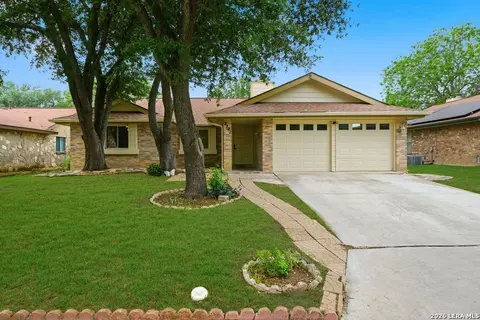 7227 Enchanted Flame St, San Antonio, TX 78250