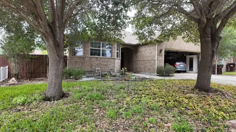 14407 Barn Ct, Elmendorf, TX 78112