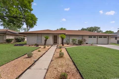 406 Dalecrest Dr, Windcrest, TX 78239