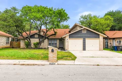 13834 E Hillside Dr, San Antonio, TX 78249