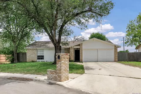 2822 Meadow River St, San Antonio, TX 78251