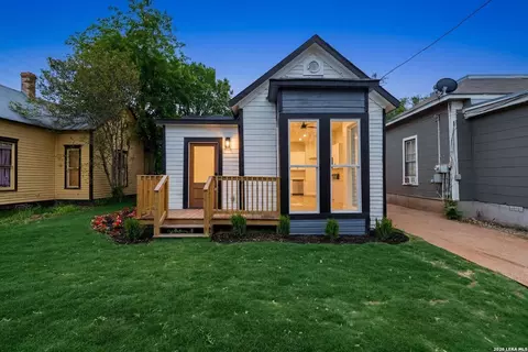 1122 N Pine St, San Antonio, TX 78202