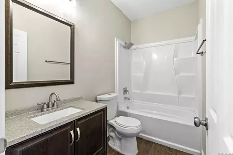Bath - 1628 Armstrong, Luling, TX 78648 photo 1 of 2