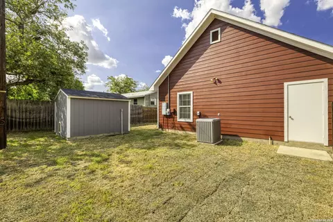Exterior - 1628 Armstrong, Luling, TX 78648 photo 5 of 6