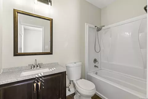 Bath - 1628 Armstrong, Luling, TX 78648 photo 2 of 2