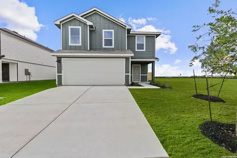 1027 Gladys Run, Seguin, TX 78155