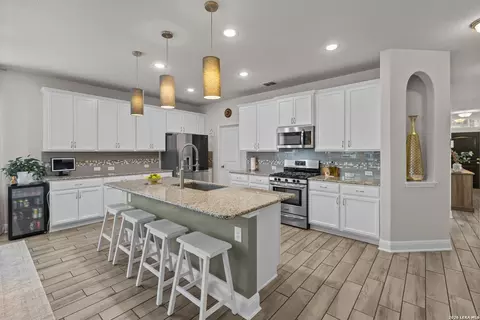 22411 Akin Hts, San Antonio, TX 78261