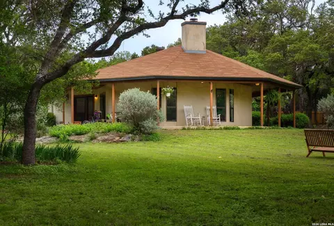 7965 Garden North Dr, San Antonio, TX 78266