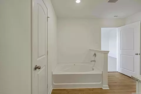 Bath - 3447 Warlow Br, Converse, TX 78109 photo 1 of 4