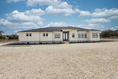 1104 Santa Rosa Ct, Canyon Lake, TX 78133