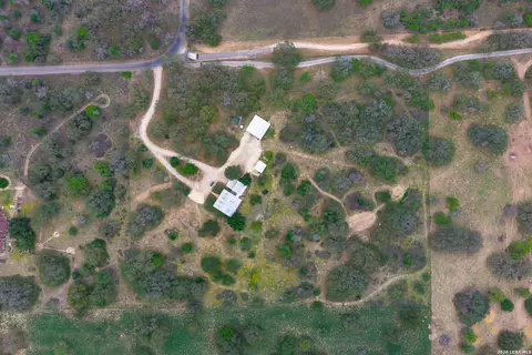View/Area - 1407 County Road 761, Devine, TX 78016 photo 6 of 6