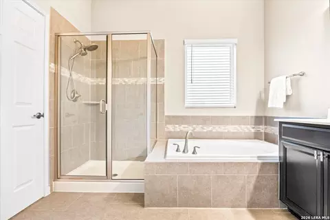 Bath - 8764 Stackstone, Schertz, TX 78154 photo 3 of 5