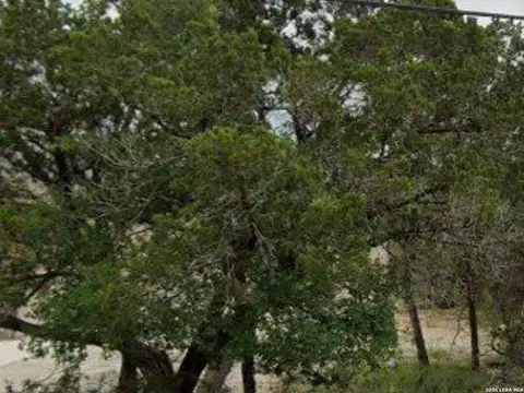 1075 Hedgestone, Canyon Lake, TX 78133