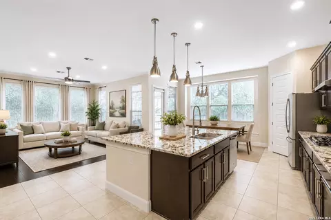 10522 Far Reaches Ln, Helotes, TX 78023