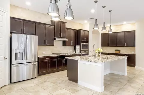 10522 Far Reaches Ln, Helotes, TX 78023