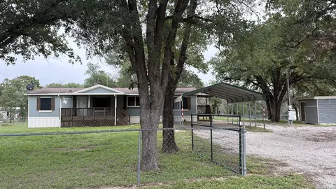 309 Hickory Run, La Vernia, TX 78121