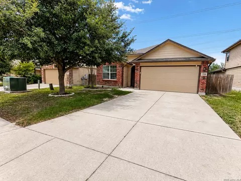 1806 Laurel Pathway, San Antonio, TX 78245