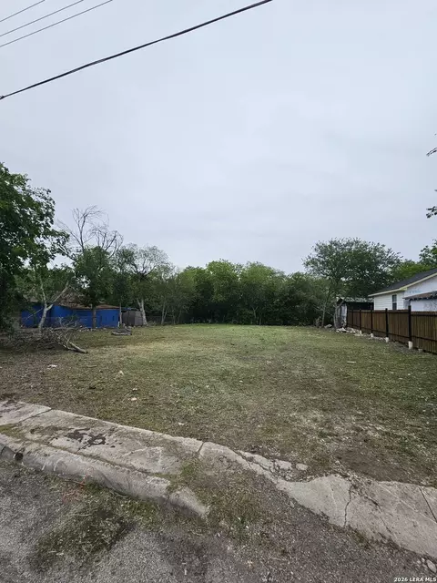 230 N San Felipe Ave, San Antonio, TX 78237
