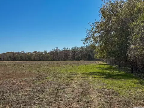 3 Farm To Market Road 539, La Vernia, TX 78121