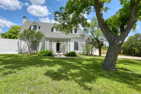 110 Sunrise Dr, San Antonio, TX 78228