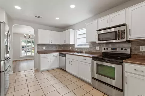 711 Chamomile, San Antonio, TX 78245