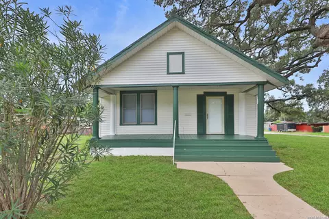 804 Commerce St, Pleasanton, TX 78064