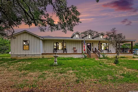 10135 New Sulphur Springs Rd, San Antonio, TX 78263
