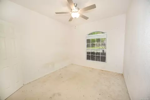 Bedroom - 34 W Foxbriar Forest Cir, Spring, TX 77382 photo 1 of 5