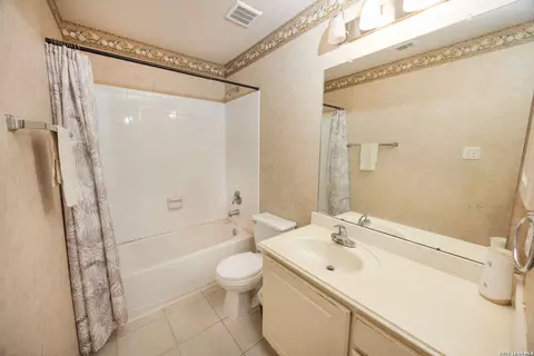 Bath - 34 W Foxbriar Forest Cir, Spring, TX 77382 photo 1 of 2