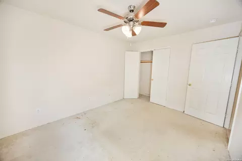 Bedroom - 34 W Foxbriar Forest Cir, Spring, TX 77382 photo 4 of 5
