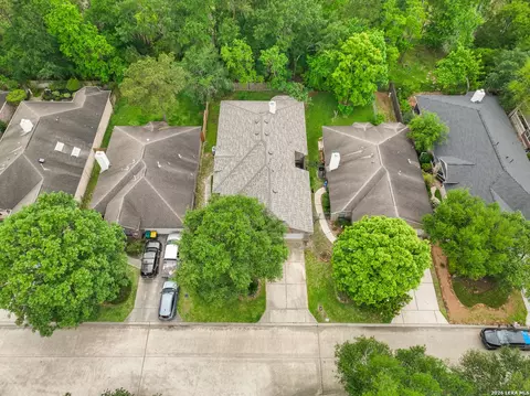 View/Area - 34 W Foxbriar Forest Cir, Spring, TX 77382 photo 1 of 8